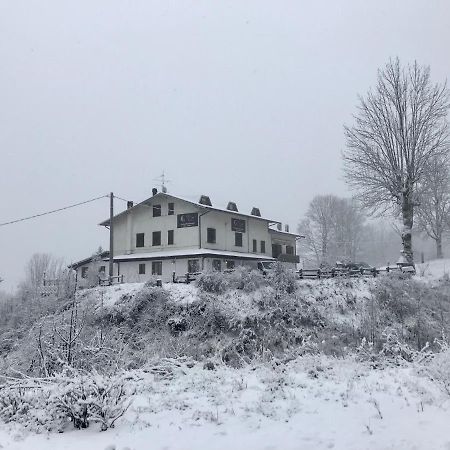 Hotel La Buca delle Fate Pievepelago Esterno foto
